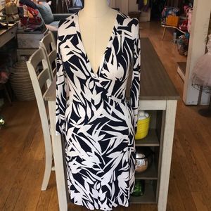 Beautiful Boden Wrap Dress Abstract Floral From Brunch to Cruise 🚢 Comfy! Wow!